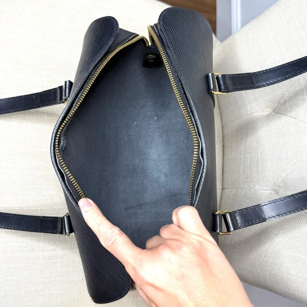Authentic Louis Vuitton Soufflot bag Black Epi Leather with mini pouch M52862